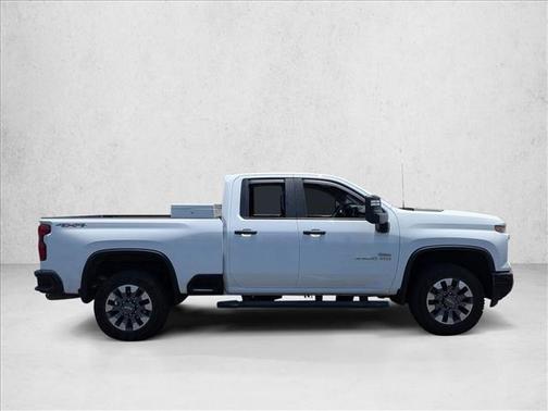 Summit White 2024 Chevrolet Silverado 2500 Custom