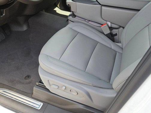 Summit White 2026 Chevrolet Silverado 1500 LT