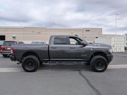 Granite Crystal Metallic Clearcoat 2022 RAM 2500 Big Horn Crew Cab 4x4 6'4' Box