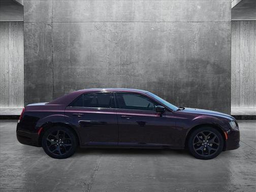2021 Chrysler 300 Touring