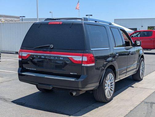 2015 Lincoln Navigator Base