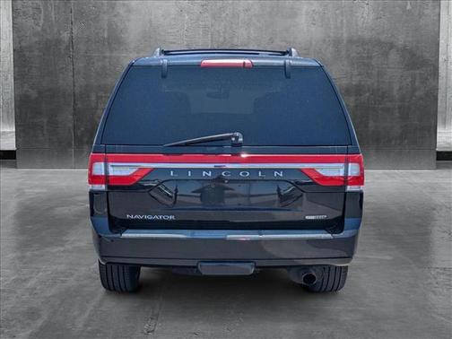 2015 Lincoln Navigator Base