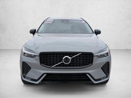 Vapour Grey Metallic 2025 Volvo XC60 B5 Ultra