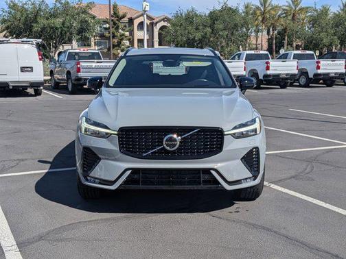 2025 Volvo XC60 B5 Ultra