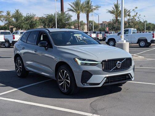 2025 Volvo XC60 B5 Ultra