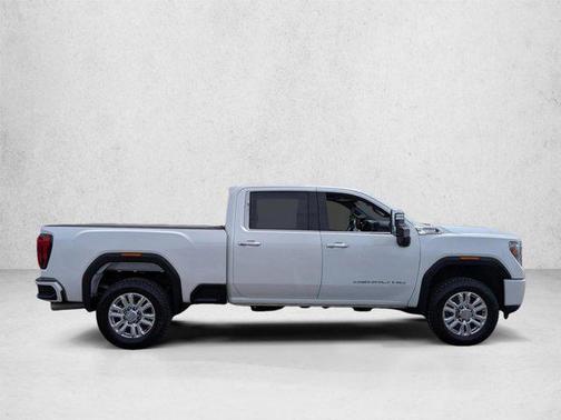 White Frost Tricoat 2022 GMC Sierra 2500 Denali