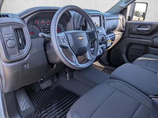 Summit White 2026 Chevrolet Silverado 2500 Custom