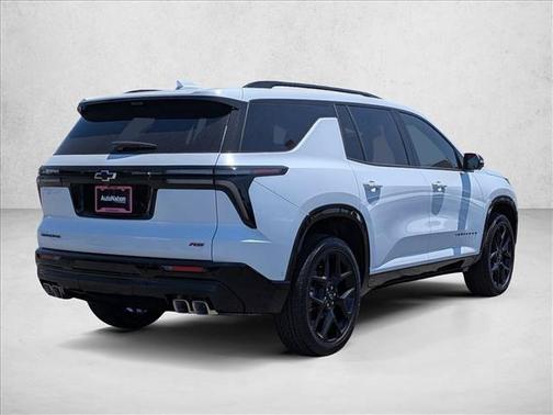 Polar White Tricoat 2026 Chevrolet Traverse RS
