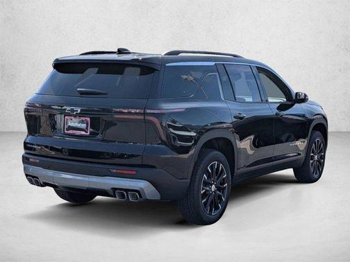 Mosaic Black Metallic 2026 Chevrolet Traverse LT