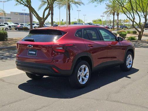 2025 Chevrolet Trax LS
