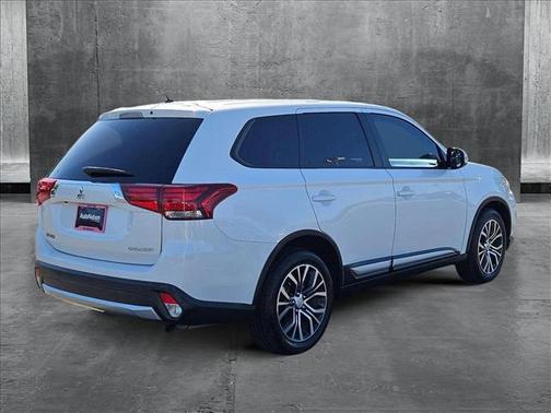 2016 Mitsubishi Outlander SE
