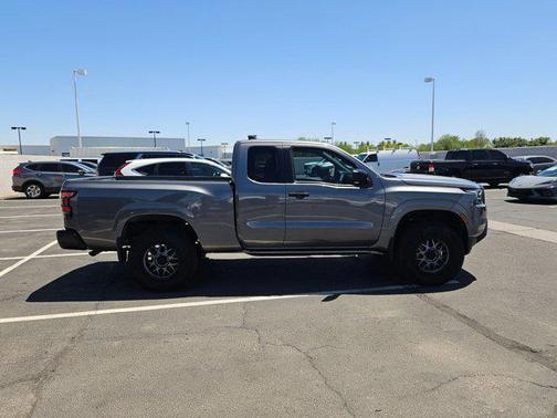 2022 Nissan Frontier S