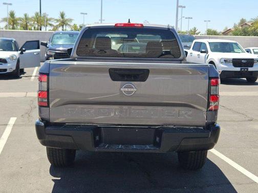 2022 Nissan Frontier S