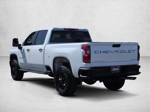 Summit White 2024 Chevrolet Silverado 2500 Custom