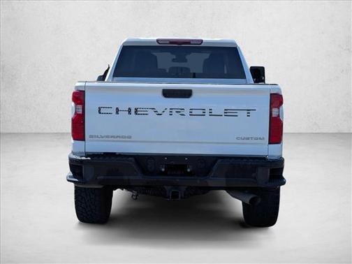 Summit White 2024 Chevrolet Silverado 2500 Custom