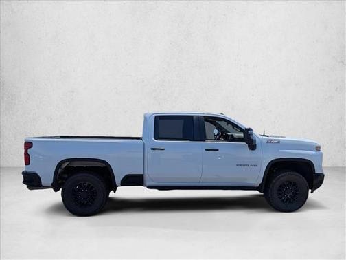 Summit White 2024 Chevrolet Silverado 2500 Custom