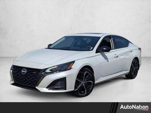 Pearl White Tricoat 2024 Nissan Altima SR FWD