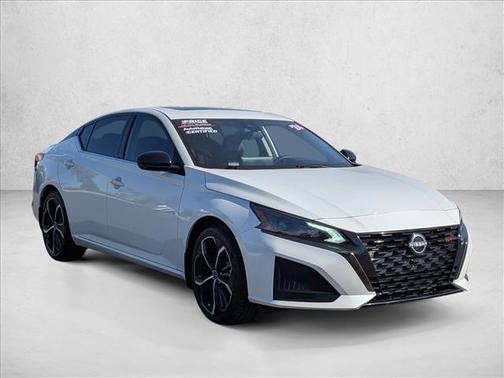 Pearl White Tricoat 2024 Nissan Altima SR FWD