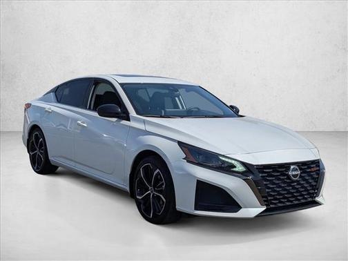 Pearl White Tricoat 2024 Nissan Altima SR FWD