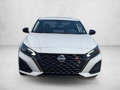 Pearl White Tricoat 2024 Nissan Altima SR FWD