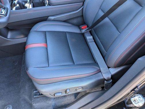 Mosaic Black Metallic 2026 Chevrolet Traverse RS