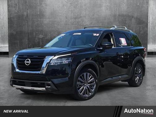 2022 Nissan Pathfinder SL 2WD