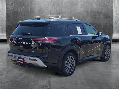 2022 Nissan Pathfinder SL 2WD