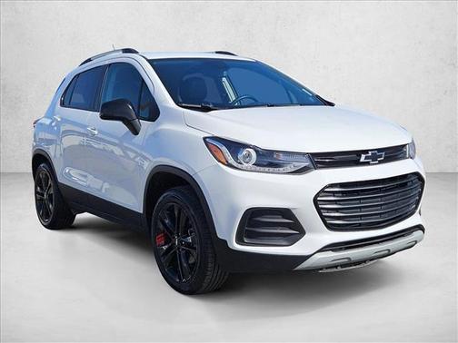 Summit White 2022 Chevrolet Trax LT