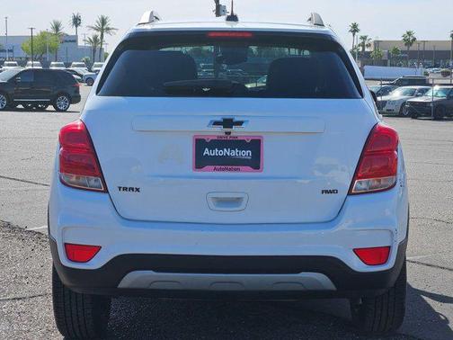 Summit White 2022 Chevrolet Trax LT