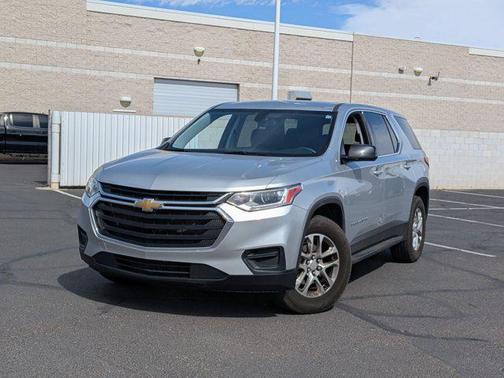 Silver Ice Metallic 2020 Chevrolet Traverse LS