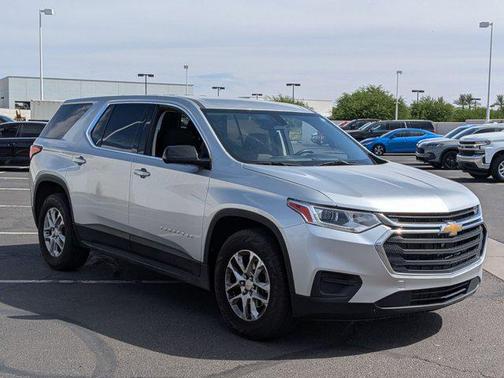 Silver Ice Metallic 2020 Chevrolet Traverse LS