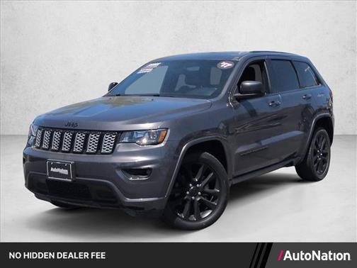 Granite Crystal Metallic Clearcoat 2017 Jeep Grand Cherokee Altitude