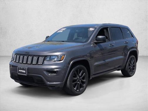 Granite Crystal Metallic Clearcoat 2017 Jeep Grand Cherokee Altitude