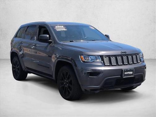 Granite Crystal Metallic Clearcoat 2017 Jeep Grand Cherokee Altitude