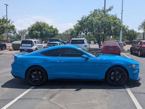 2022 Ford Mustang EcoBoost