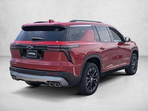 Radiant Red Tintcoat 2026 Chevrolet Traverse LT