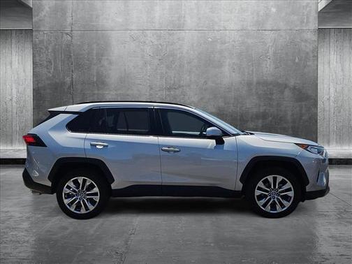 2020 Toyota RAV4 XLE Premium