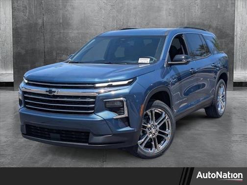 2025 Chevrolet Traverse LT