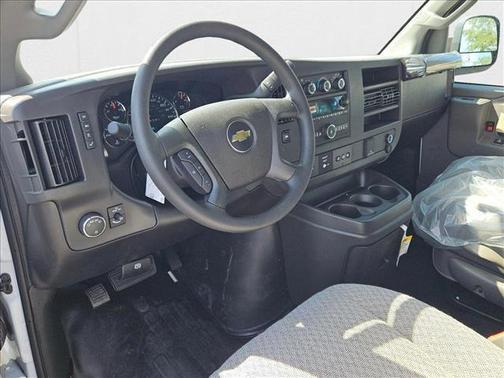 2025 Chevrolet Express 2500 RWD 2500 Regular Wheelbase WT