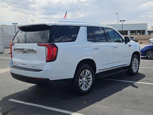 2024 GMC Yukon SLT