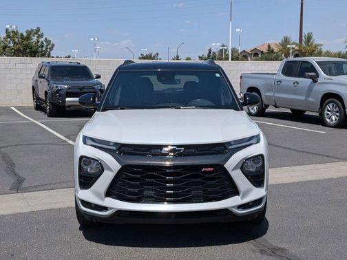 Iridescent Pearl Tricoat 2023 Chevrolet Trailblazer RS