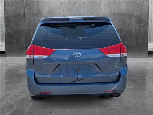2014 Toyota Sienna L