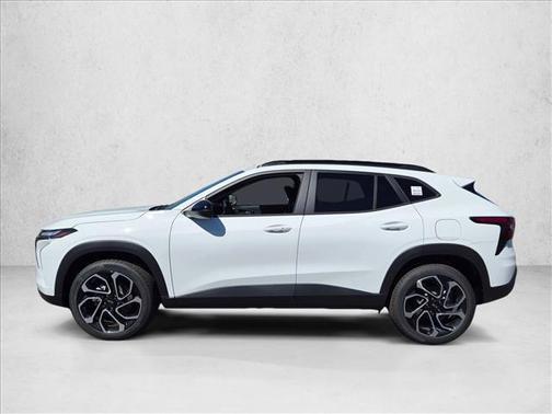 Summit White 2026 Chevrolet Trax FWD 2RS
