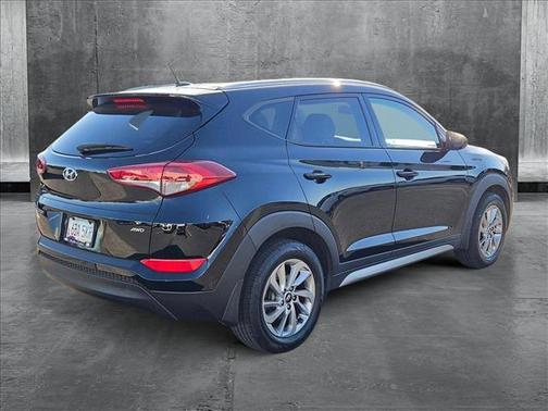 2017 Hyundai TUCSON SE
