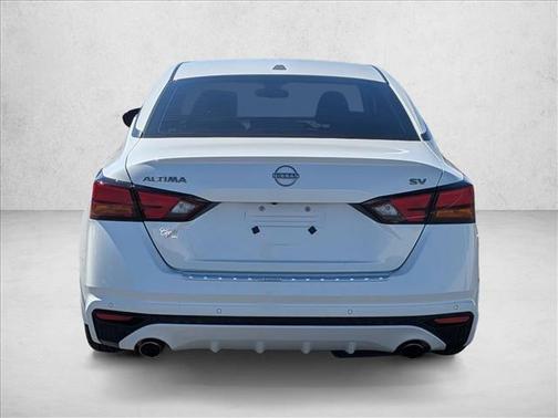Pearl White Tricoat 2023 Nissan Altima 2.5 SV