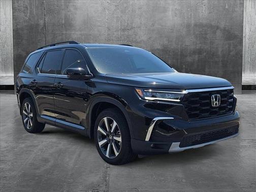 2023 Honda Pilot Touring 8-Passenger