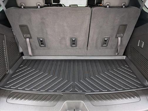 Titanium Rush Metallic 2023 GMC Yukon SLT