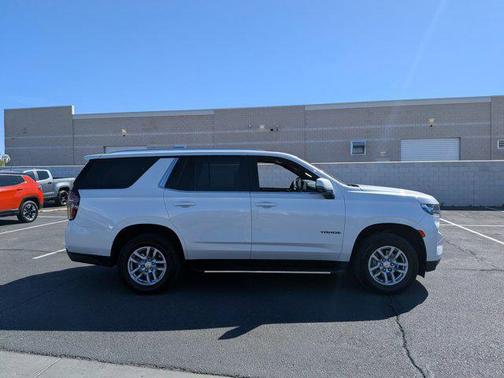 Iridescent Pearl Tricoat 2023 Chevrolet Tahoe LT