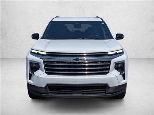 Summit White 2025 Chevrolet Traverse LT