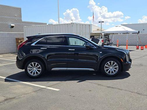 2022 Cadillac XT4 Premium Luxury
